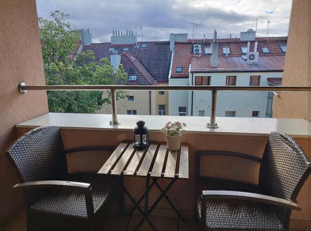 פראג Cozy Rooftop With Balcony מראה חיצוני תמונה