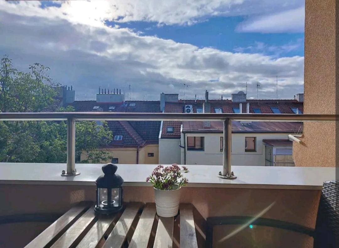 פראג Cozy Rooftop With Balcony מראה חיצוני תמונה