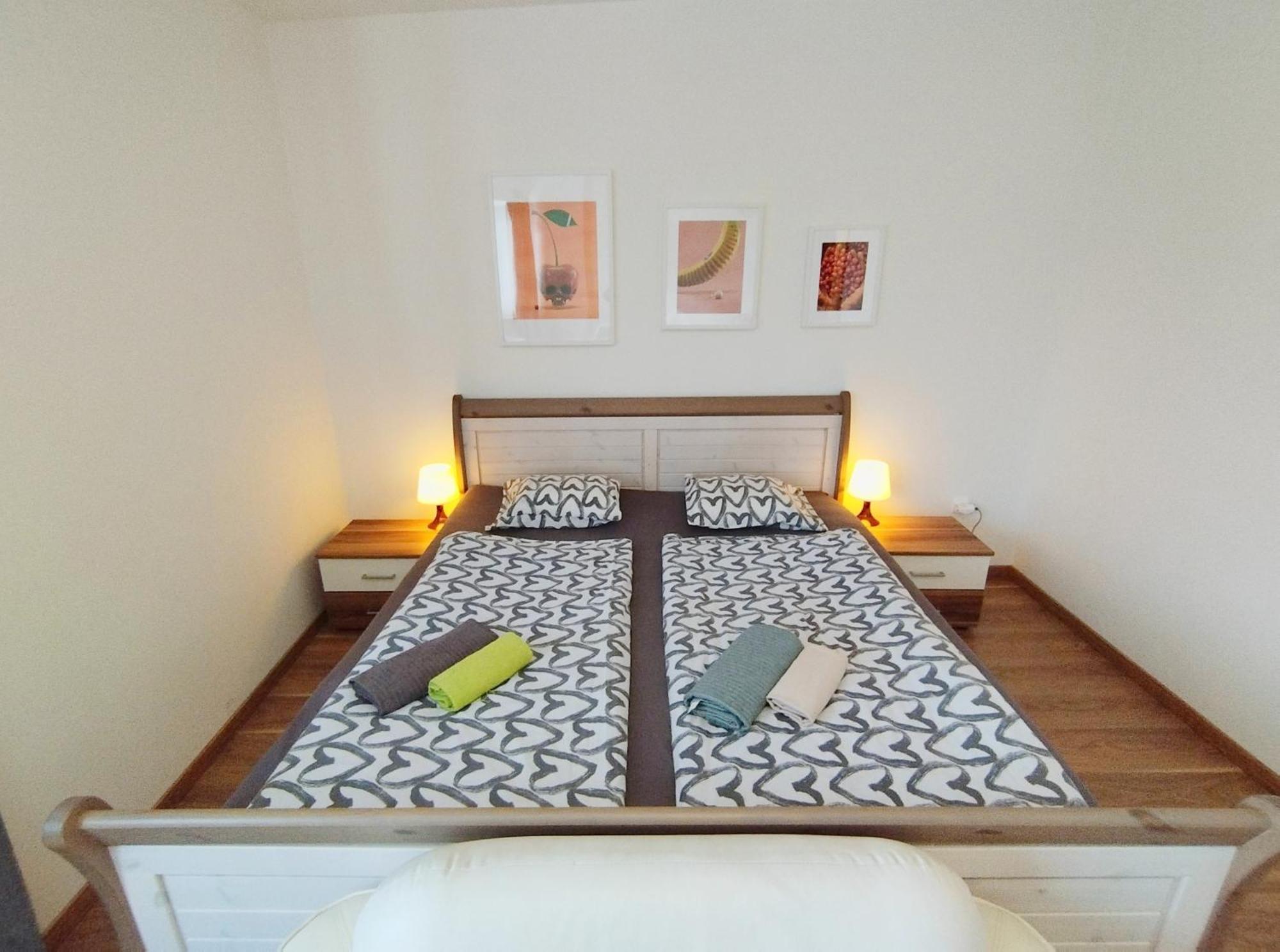 פראג Cozy Rooftop With Balcony מראה חיצוני תמונה