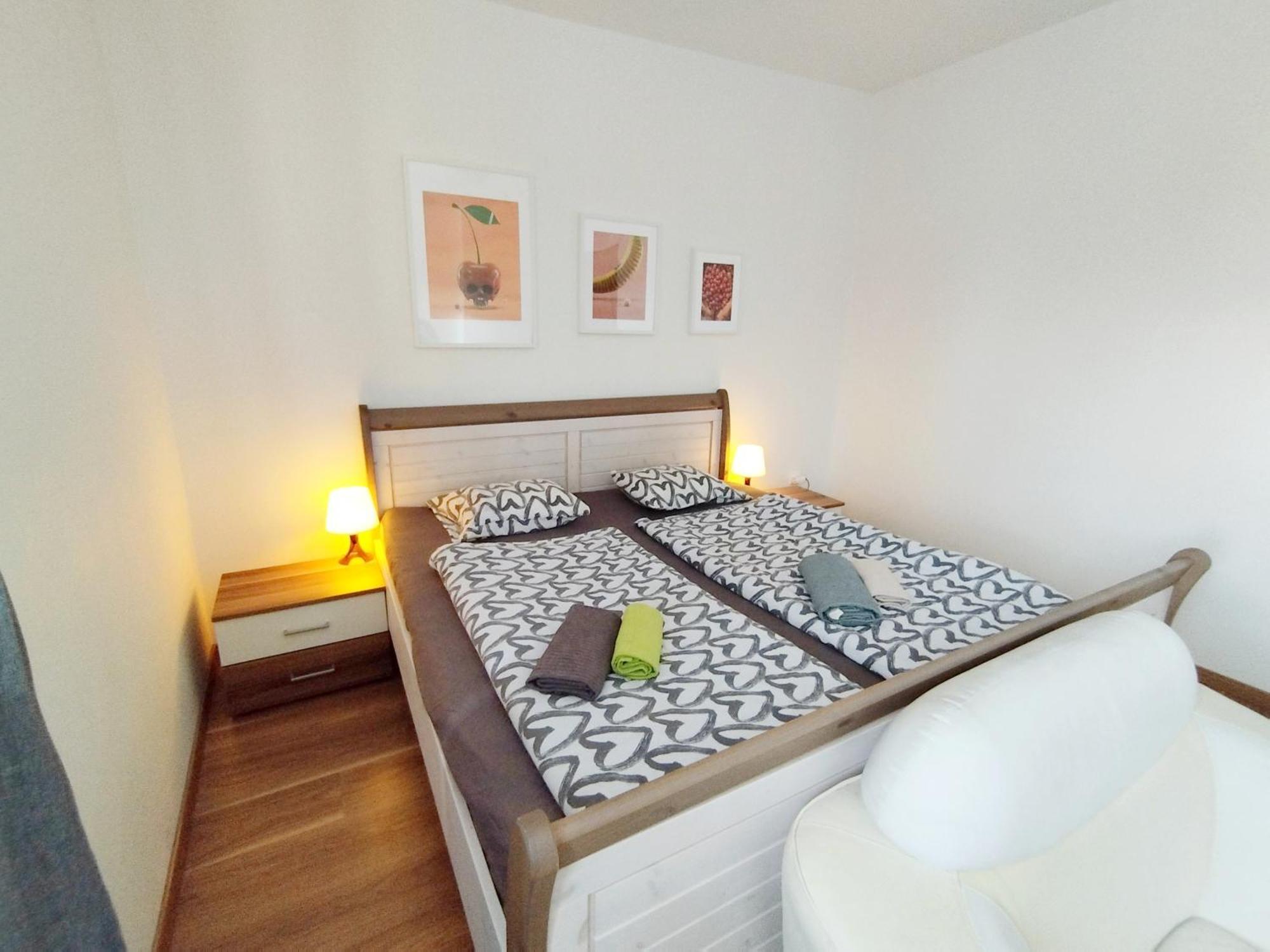 פראג Cozy Rooftop With Balcony מראה חיצוני תמונה
